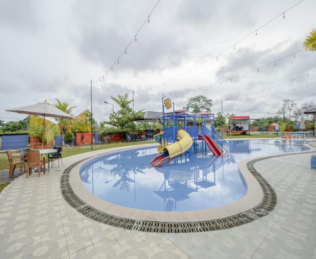 Dna Fun Zone Пеканбару Экстерьер фото