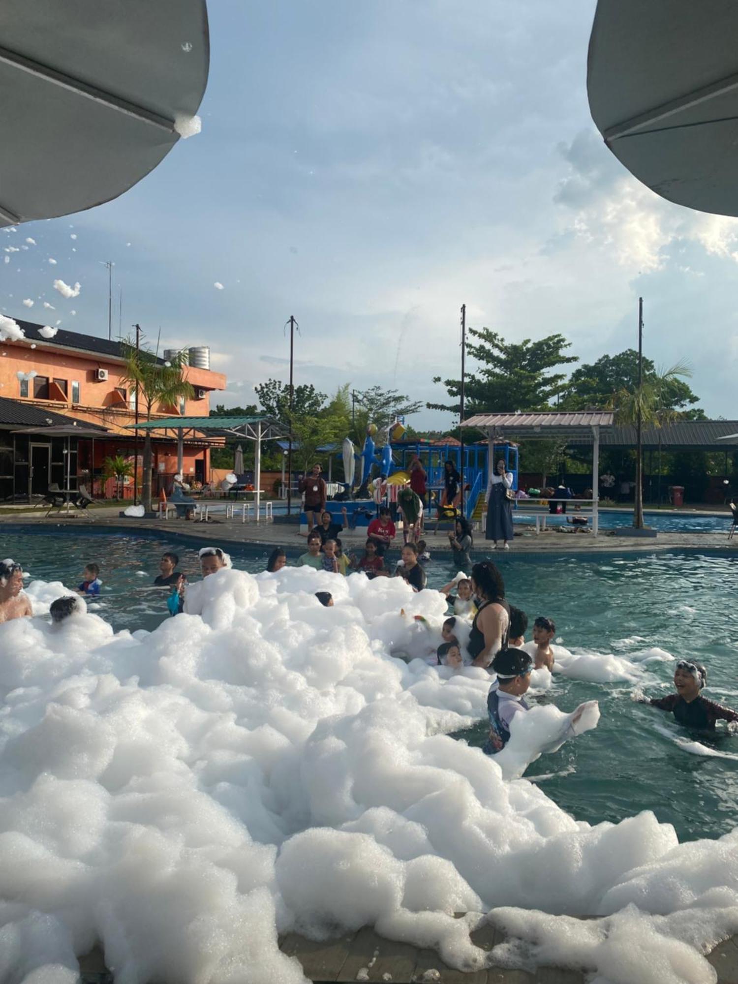 Dna Fun Zone Пеканбару Экстерьер фото